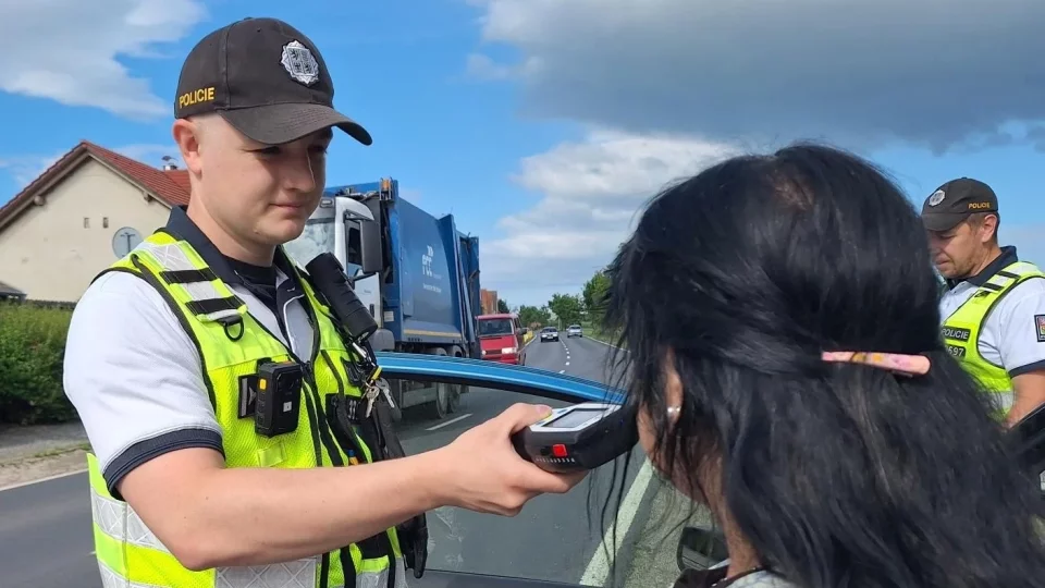 Policejní kontrola - dechová zkouška na alkohol
