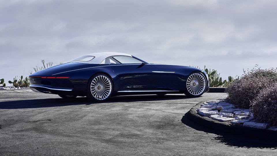 Mercedes-Maybach 6 ve verzi kabriolet je pojízdná 