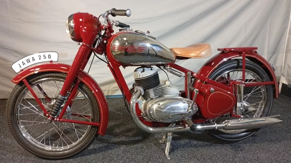 Jawa 250 Pérák