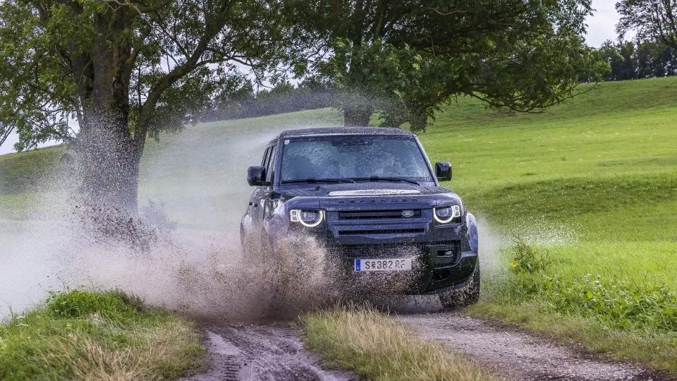 Land Rover Defender V8