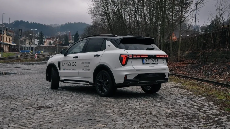 Lynk & Co 01