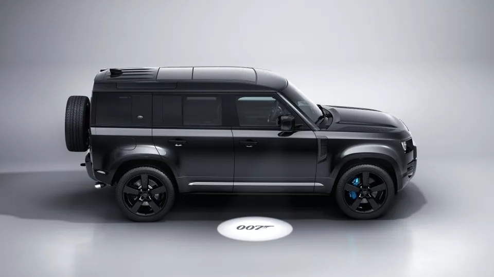 Land Rover Defender V8 Bond Edition