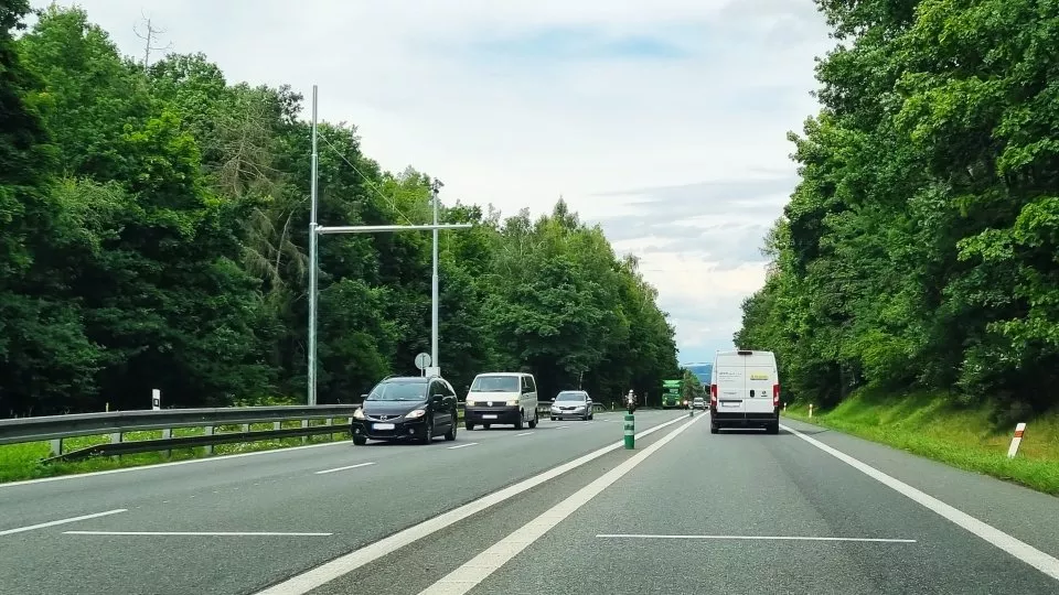 Kamery na silnici I/3, úsekové měření, Benešov