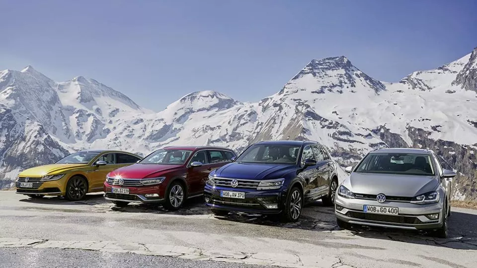 Zleva: VW Arteon, Passat Alltrack, Tiguan, Golf Al