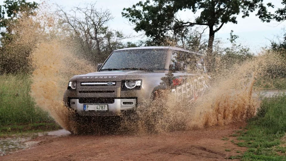 Land Rover Defender