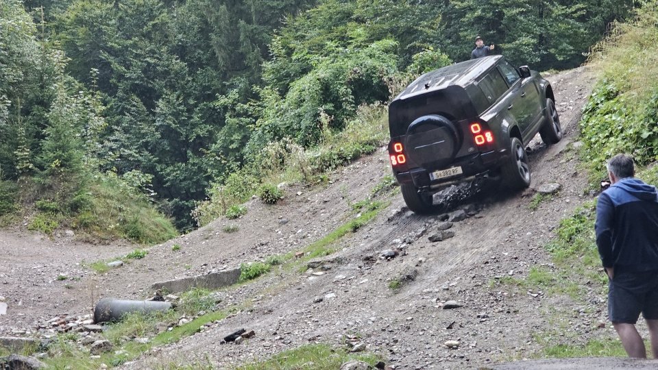 Land Rover Defender V8