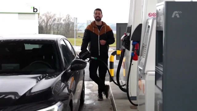 Reportáž: Výroba pohonných hmot (repríza)