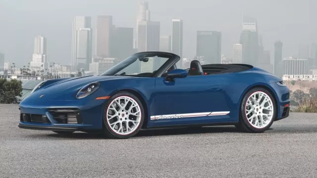 Porsche představuje novou edici 911 Carrera GTS Cabriolet. Evropané si na něj musí nechat zajít chuť