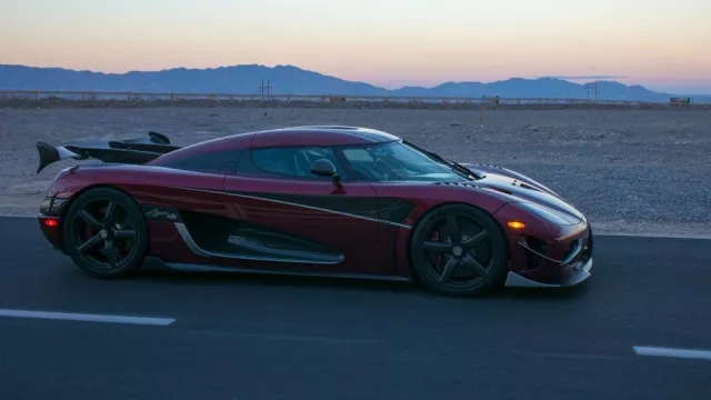 Světový rekord! Koenigsegg Agera RS vládne. Jede přes 450 km/h