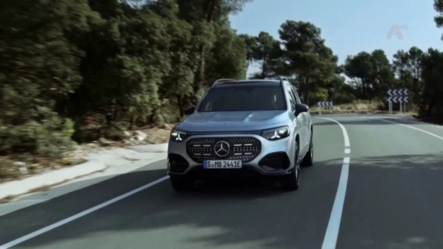 Auto News: BMW i3, Mercedes-Benz GLB EQ a Toyota Urban Cruiser (repríza)