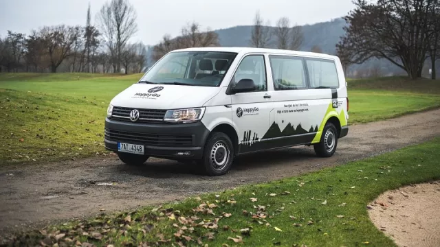 Obytná auta jsou letos hitem. Novinkou je Boxer a pronájem Transporteru s vestavbou za 1336 Kč/den