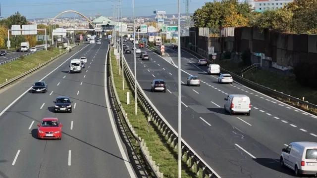 Švýcaři jsou proti dalšímu rozšíření dálniční infrastruktury. Odměnou jim budou zácpy