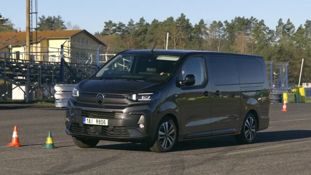 Našli jsme ideální rodinné auto. Citroën SpaceTourer má devět míst a jezdí za pakatel