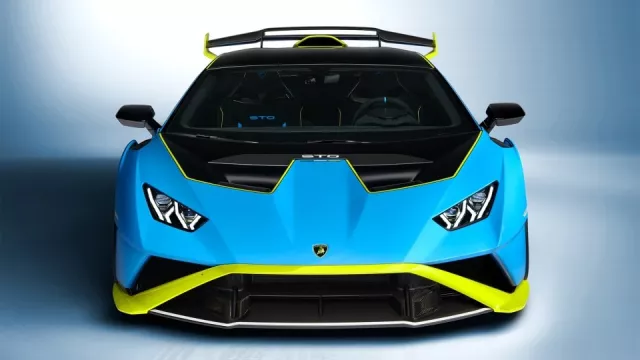 Proč v Praze shořelo vzácné Lamborghini Huracán STO? Jedna z verzí hovoří o spojitosti s Ukrajinou