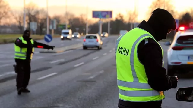 Slovenská policie nechala řidiče projet obcí 160 km/h, aby mu mohla napařit co nejvyšší pokutu