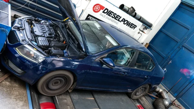 Všichni jen nevěřícně koukali. Měření výkonu trojkové Octavie po 430 000 km ukázalo neskutečná čísla