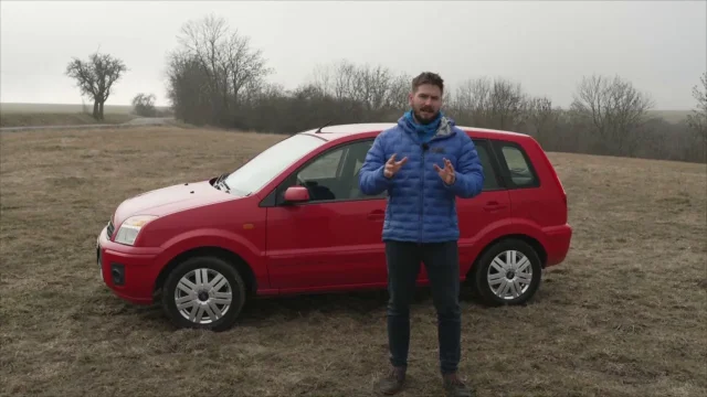 Ojetina za pár desítek tisíc má skoro nezničitelný motor. Najít kus po pečlivém důchodci je snadné