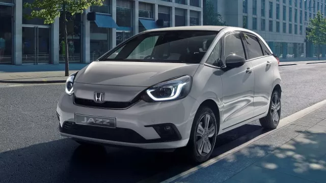 Honda Jazz je zpátky. Jako hybrid, SUV a praktický hatchback zároveň