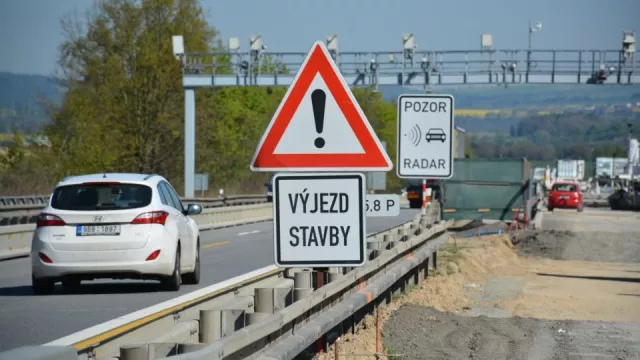 Nová vláda plánuje na dálnicích až 150 km/h a myslí si, že našla řešení i pro kamioňáky