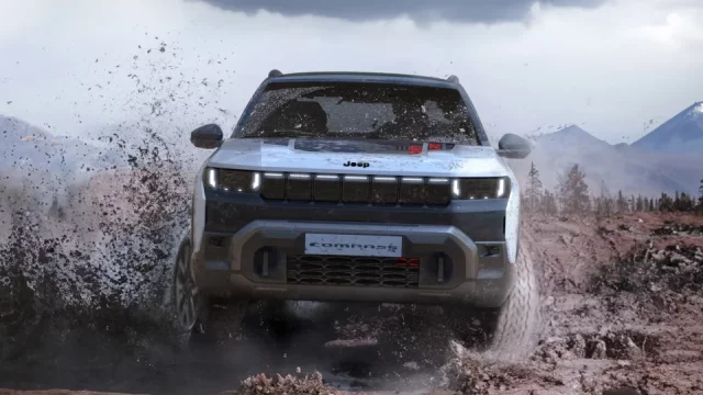 Nový Jeep Comapss míří do těžkého terénu. Značka představila drsnou verzi 4xe