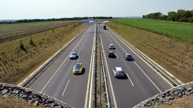 Pražský okruh se rozšíří. U Slivence mají zmizet kolony