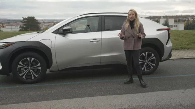 Tereza a první elektrické SUV od Toyoty. Na některé věci si budete muset zvyknout, přiznává