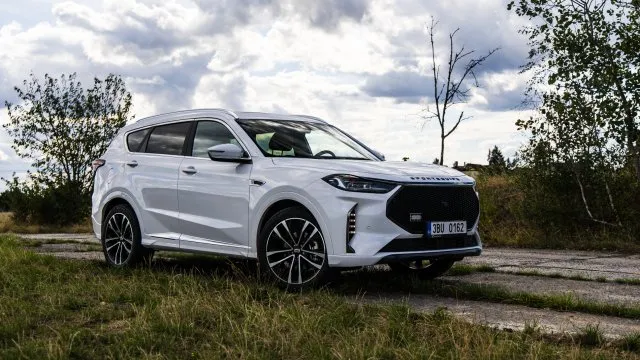 Čínské SUV vyzývá Kodiaq i Tucson. Tváří se jako Ital, je levné, ale moc nezaujme ani na papíře