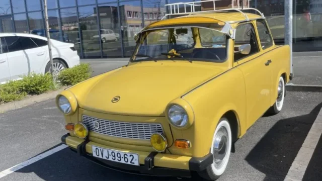 Tenhle stylový Trabant by rozsvítil i ponurý komunismus. Prodává se ale za vysokou cenu