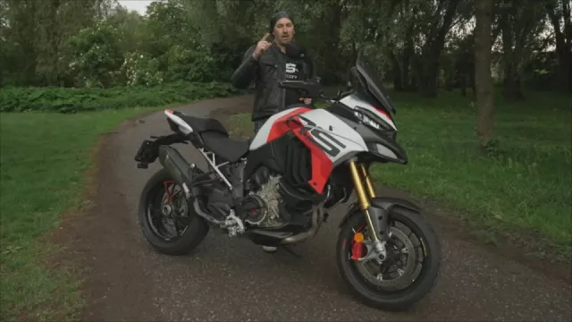 Dva radary a motor ze závodního speciálu. Lukáš Pešek otestoval extrémní Ducati Multistrada RS