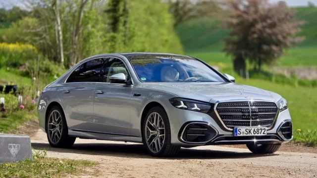 Řídili jsme nový Mercedes-Benz třídy S. Jeho podvozek má funkci, ze které nám spadla brada