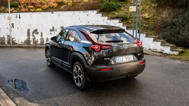 Test spotřeby: Wankel možná dává elektrické Mazdě MX-30 křídla, ale jeho apetit rozhodně nepotěší