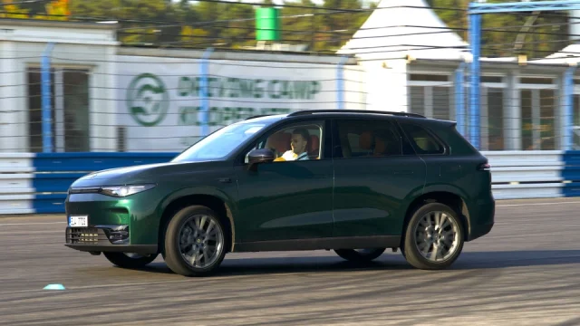 Plug-in hybrid s celkovým dojezdem 1000 km za cenu pod 900 tisíc. Testovali jsme Leapmotor C10