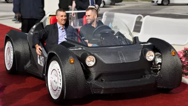 První auto z 3D tiskárny vyjelo