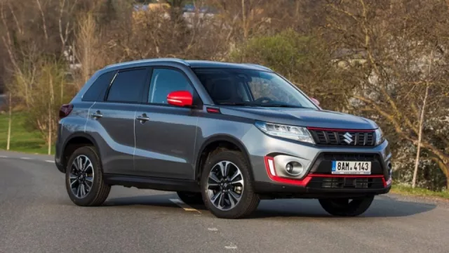 Suzuki Vitara už je plnohodnotný hybrid. Zvládne jet elektricky, parametry ale neoslní