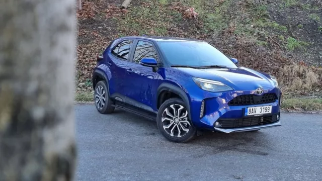 Test: Toyota Yaris Cross je nafouknutý prcek, na kterého se už teď stojí dlouhé fronty