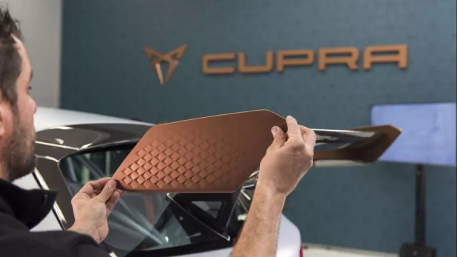 Jak se vyrábí elektrický závodní vůz CUPRA e-Racer