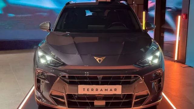 Cupra ukázala v Praze svůj největší showroom. Představila se také novinka Terramar