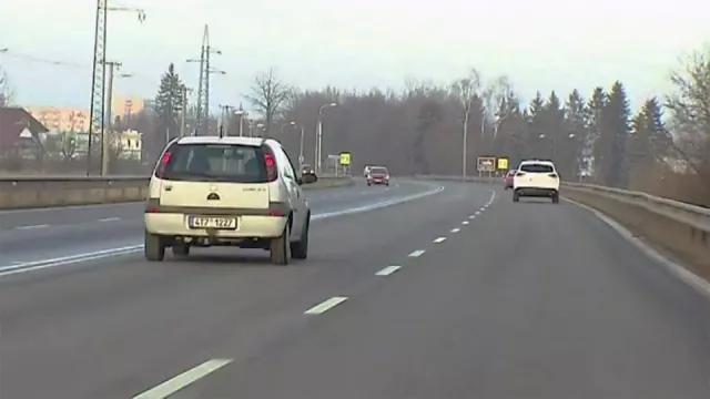 Nepřekážejte v levém pruhu, upozorňuje řidiče kampaň