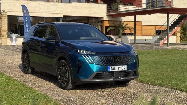 Peugeot na léto výrazně snížil ceny svých vozů. S výhodami startují na 379 tisících korunách