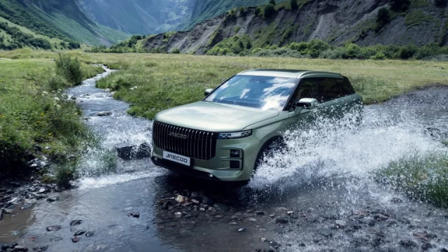 SUV na luxusní svezení i do terénu. Jaecoo J7 přijede do Česka v březnu s neobvyklou výbavou