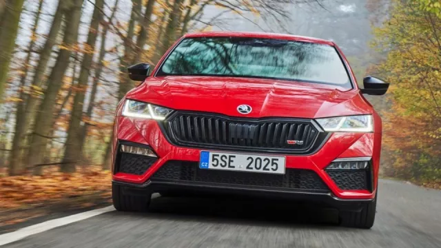 Škoda Octavia Combi RS nezvládla losí test. Její chyba to ale není, hlásil po jízdě řidič