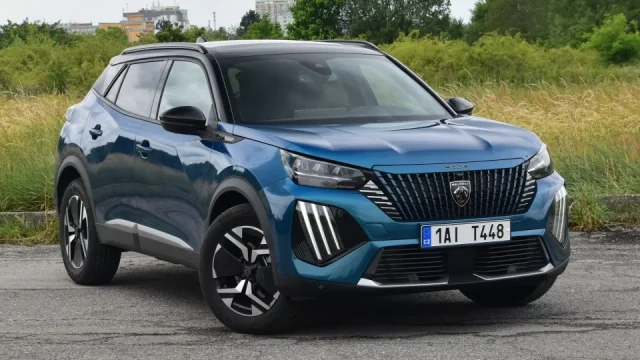 Vysoký výkon za cenu nízkého. Populární Peugeot 2008 je v akci, sází i na bohatou výbavu
