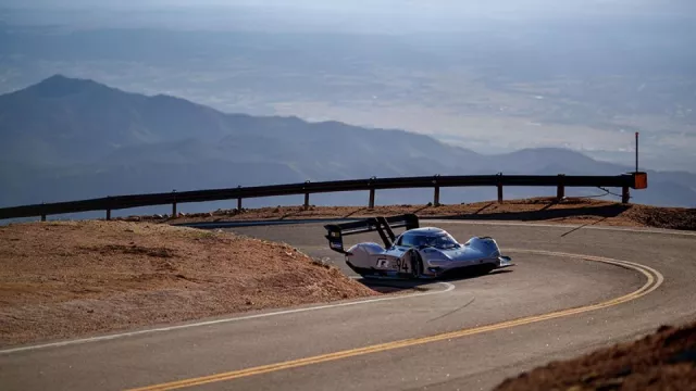 Pro Volkswagen I.D. R PikesPeak byl vyvinut speciální systém pohonu