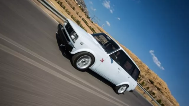 Lada 2104 to natře i Porsche 911