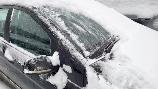 Mrazivé teploty mohou snadno zastavit vaše auto. Těm nejčastějším chybám se dá ale vyhnout
