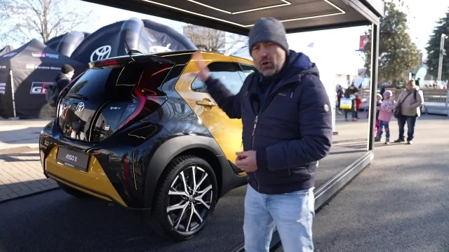 Honza objevil benzinové auto, které ve městě jezdí se stejnou spotřebou jako skútr