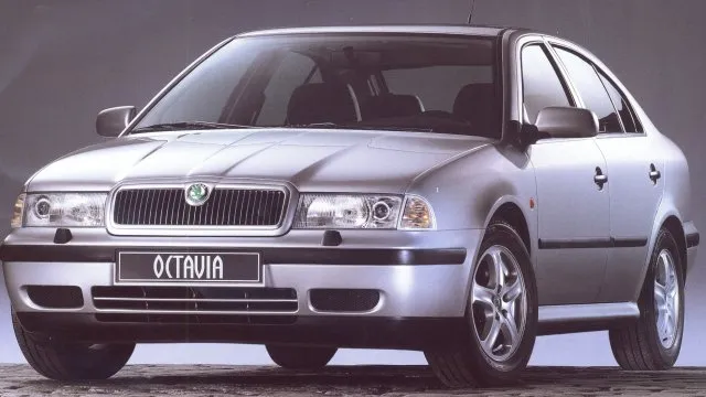 Z novodobé Octavie se stává veterán. Nejdůležitější moderní škodovka letos slaví třicítku