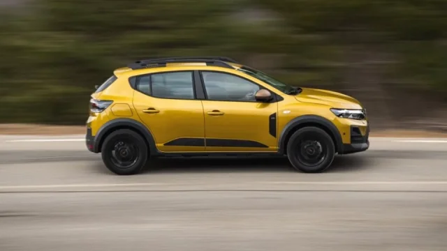 Konkurence Škody Fabie zlevňuje o desítky tisíc. Přeskočil ji dokonce i Volkswagen