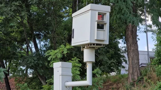 Radar v malém městě hlídá rychlost 10 km/h. Za její překročení padají tvrdé pokuty