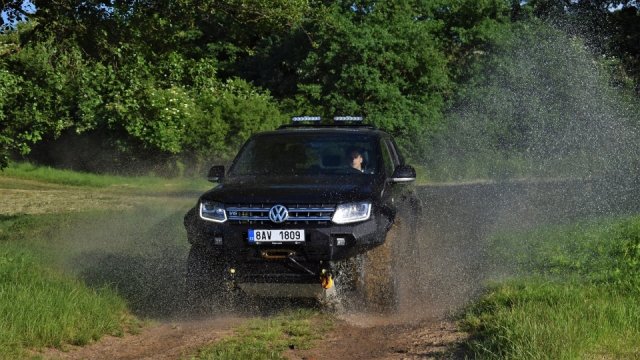 Test Volkswagenu Amarok V6 4x4 Delta: Je libo monster truck?